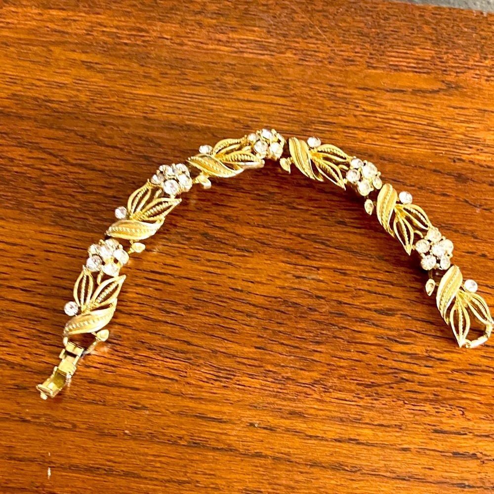Vintage LISNER Gold Tone Filigree  & Rhinestones Bracelet